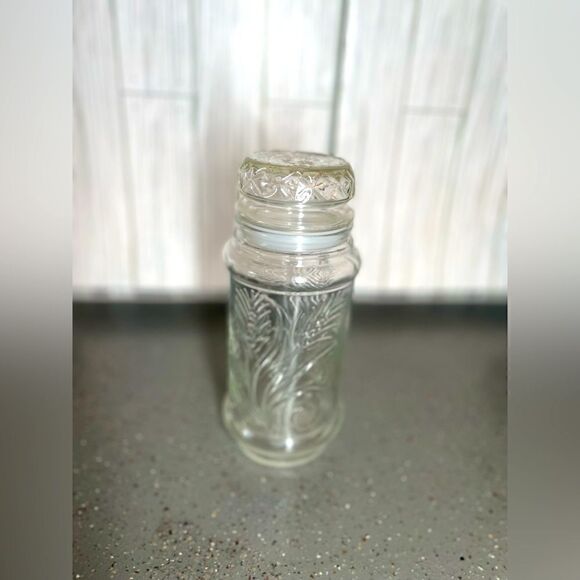 Vintage 1982 Planters Peanuts Wheat Pattern Mr. Peanut Glass Jar/Caniste… - Picture 1 of 6